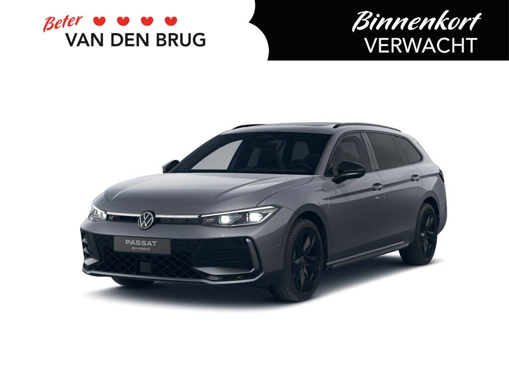 Volkswagen Passat Variant 1.5 eHybrid R-Line Edition | Trekhaak | Panoramadak | DCC | Elektrisch verstelbare stoelen met memory, massage & verwarming | Achteruitrijcamera |