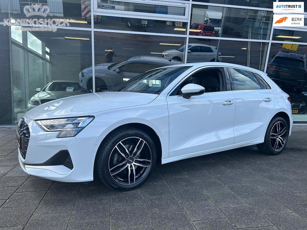 Audi A3 SPORTBACK 30 TFSI Advanced edition Facelift model!