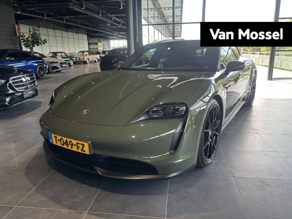 Porsche Taycan Sport Turismo 79 kWh | PANORAMA | PTS COLOR BLACK OLIVE | BIJRIJDERS DISPLAY | 95 % SOH | PORSCHE ELECTRIC SOUND | SPORT CHRONO | MEMORY | AMBIENTE LIGHT | 21 INCH RS SPYDER | LUCHTVERING | PASM| SURROUND VIEW |