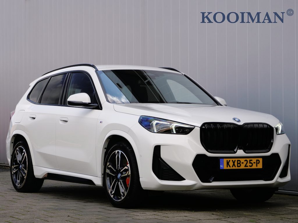 BMW X1 xDrive25e M-Sport Pro 245 Pk Automaat Navi / DAB / Apple Carplay / Camera's / Stoelverwarming