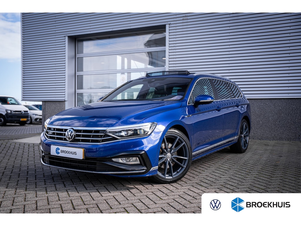 Volkswagen Passat Variant 1.5 TSI Elegance Business R | Achteruitrijcamera | Elektrisch glazen panorama-dak | R-Line exterieur