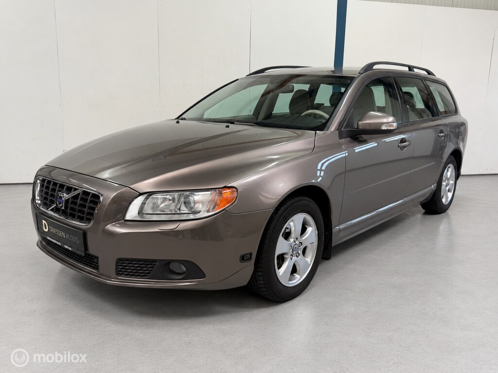 Volvo V70 2.5FT Momentum AUTOMAAT / TREKHAAK