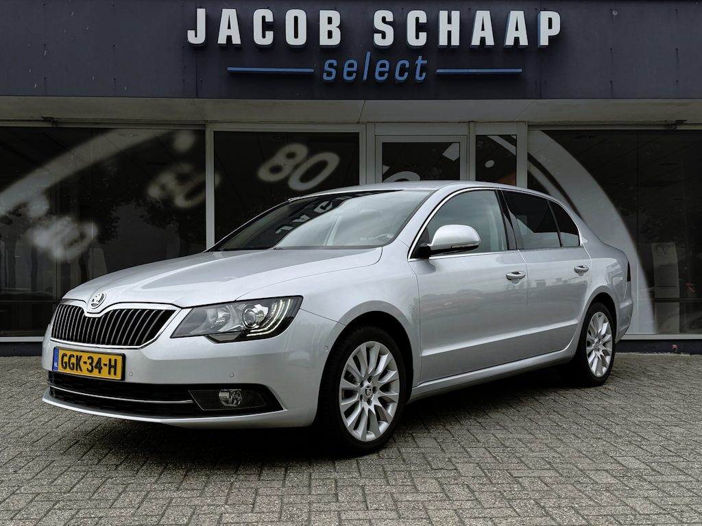 Skoda Superb 1.8 TSI 160PK Automaat Active Business | Xenon | Trekhaak | Elektr. Stoel | Stoelverwarming | PDC