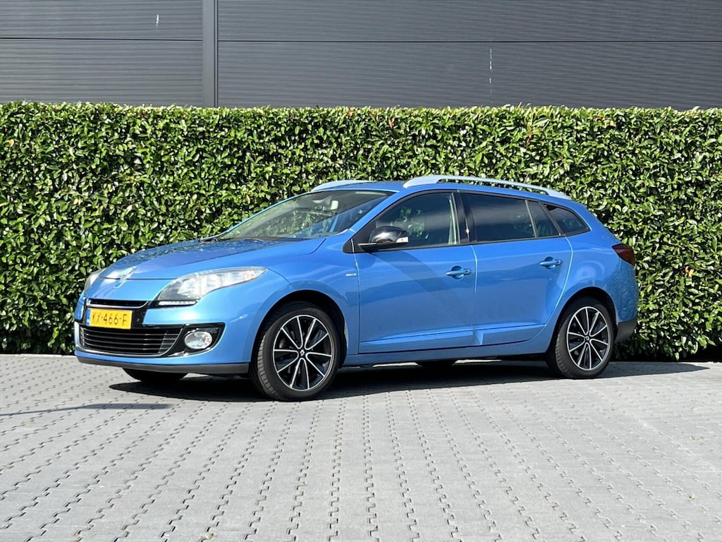 Renault Megane Estate 1.2 TCe Bose SartStop, R-LINK, NAVIGATIE, CRUISE CONTROL, CLIMATE CONTROL, STOELVERWARMING, KEYLESS, CAMERA, LICHTMETAAL 17"