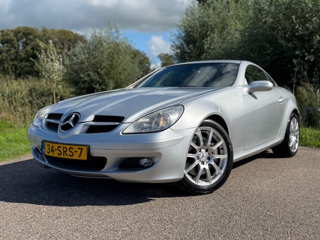Mercedes-Benz SLK 350 / Cabrio Hardtop / 2de Eigenaar / Ledere Stoelen Verwarmd en Airco / Navi / Full Options / PDC / 17"