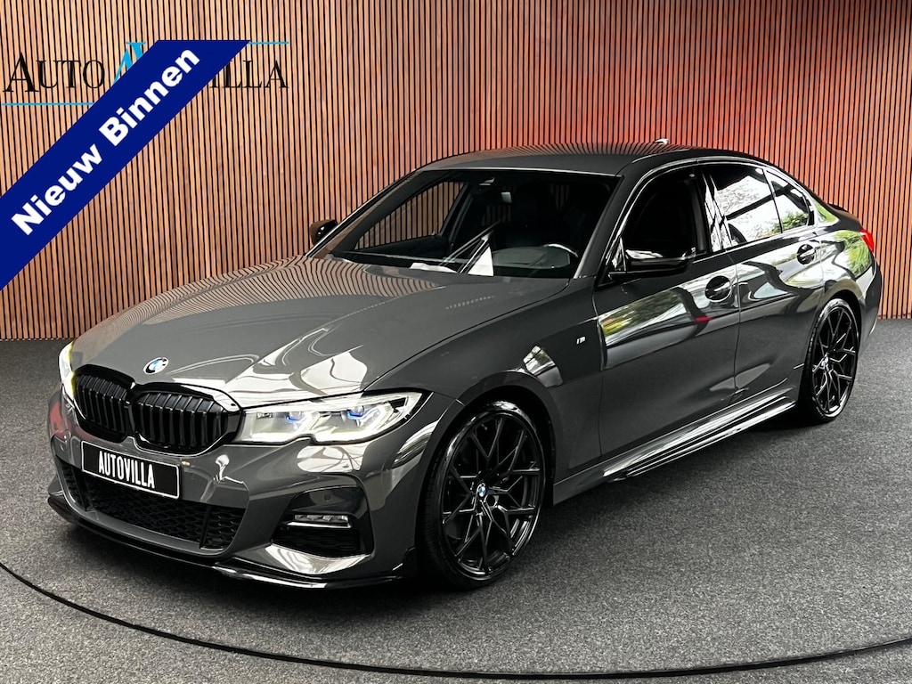 BMW 3-Serie 320i M-sport Head Up Leer Navi PDC Virtual 20'' LM velgen Climate voor en achter Matrix