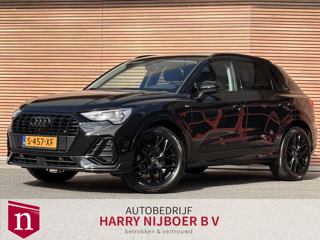 Audi Q3 35 TFSI S edition 19inch / Camera / Cruise / Carplay / Navi / Dodehoek