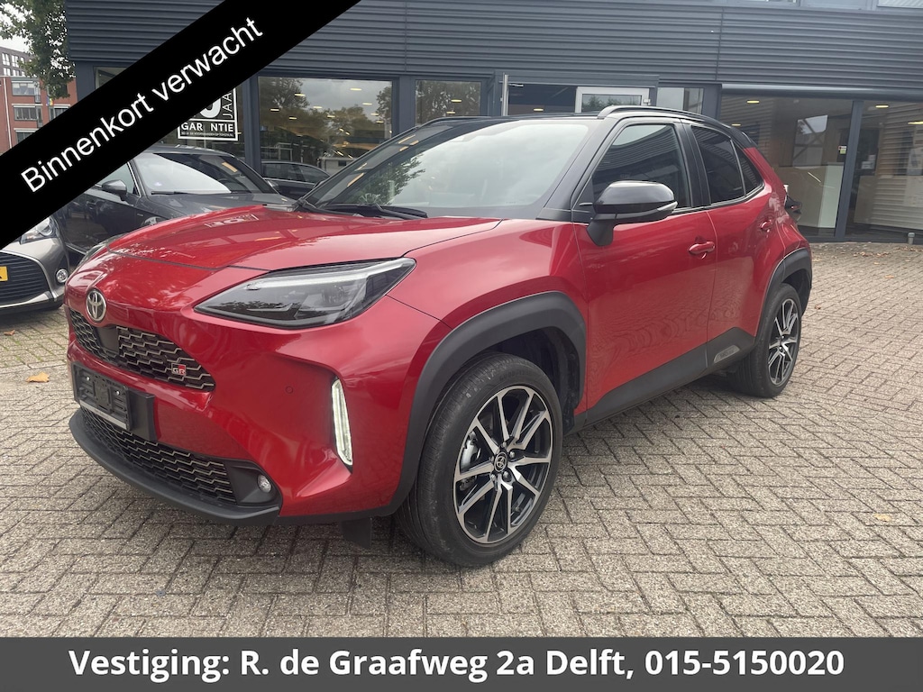 Toyota Yaris Cross 1.5 Hybrid GR Sport | Stoelverwarming | Navigatie | Parkeersensoren | Dealer onderhouden
