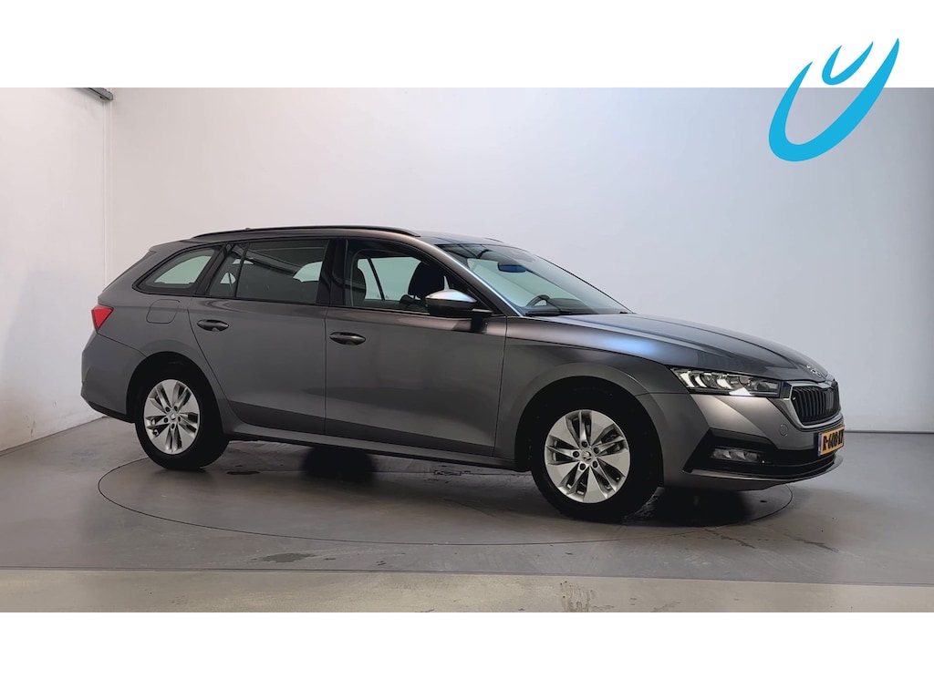 Skoda Octavia Combi 1.0 TSI 110pk Ambition Parkeersensoren Trekhaak App-Connect DAB+