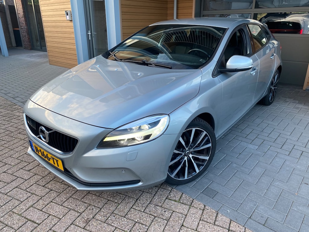 Volvo V40 1.5 T3 Inscription | Automaat| Trekhaak| Stoelverw.
