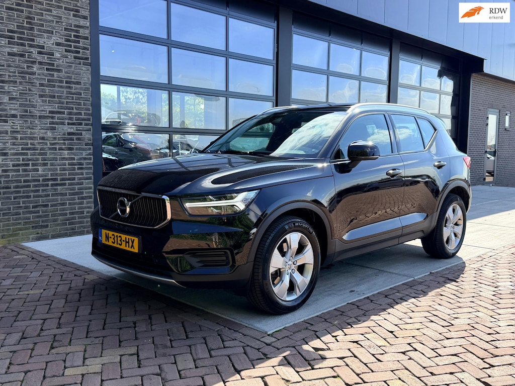 Volvo XC40 2.0 T4 Momentum | Pano | Camera | LED | Autom |