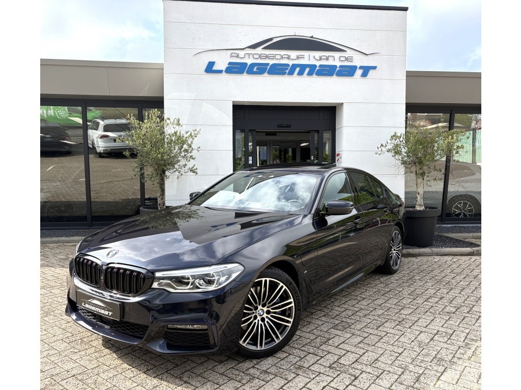 BMW 5-Serie 530e M-Sport Vol! | Pano | Soft Close | Head-Up | Service contract |