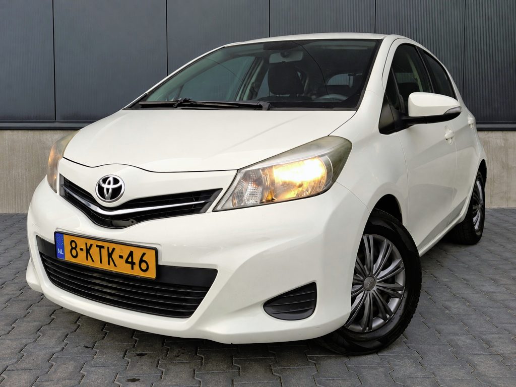 Toyota Yaris 1.0 VVT-i Aspiration | Bluetooth | Trekhaak | 5 deurs | NAP | ISO fix