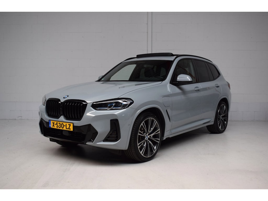 BMW X3 XDrive30e M-SPORT ORG.NED / LASER / PANORAMADAK / EL.TREKHAAK / VIRTUAL / NAP / SFEERVERLICHTING / LEER / 21INCH