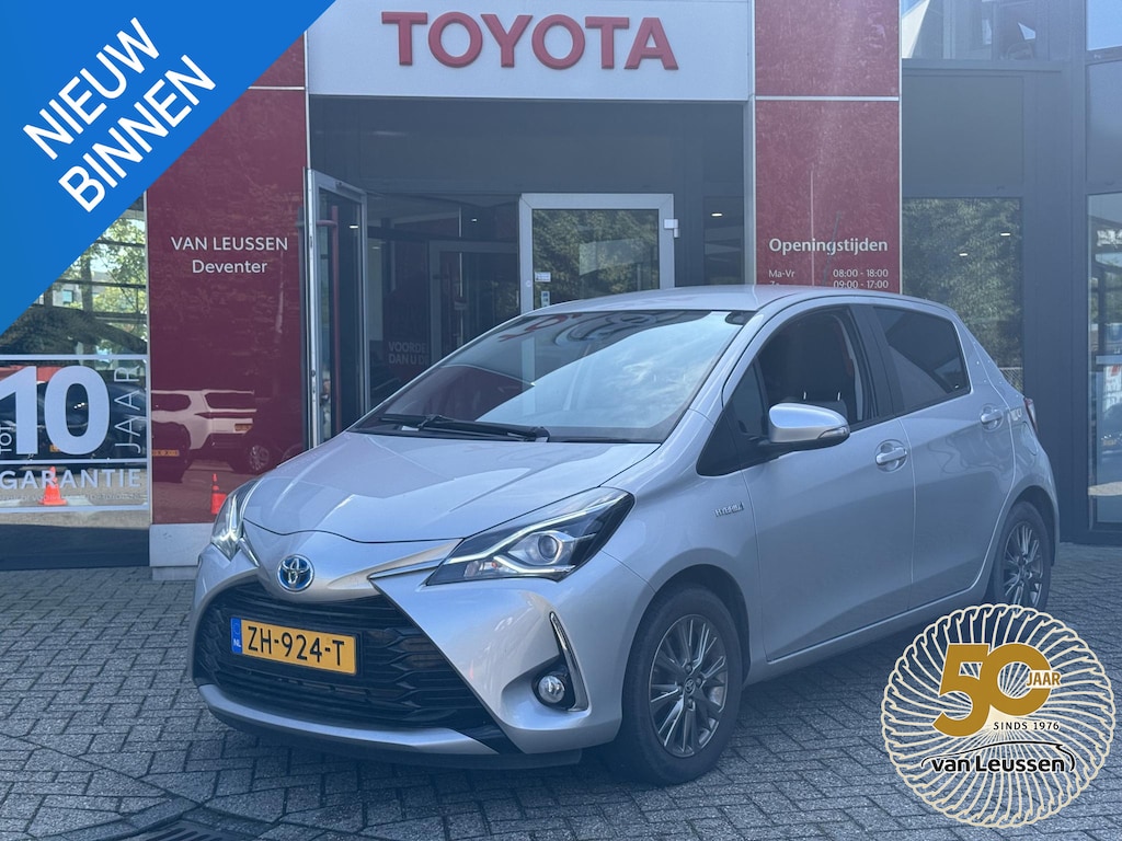 Toyota Yaris 1.5 Hybrid Dynamic UNIEKE KM STAND NL-AUTO TREKHAAK NAVI