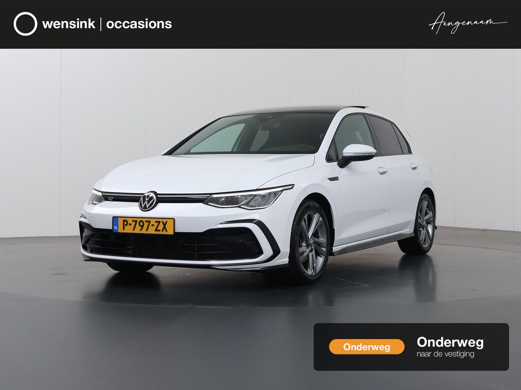 Volkswagen Golf 1.5 eTSI R-Line Business+ | Panoramadak | Stoel/Stuurverwarming | Trekhaak | R-Line In/Exterieur |