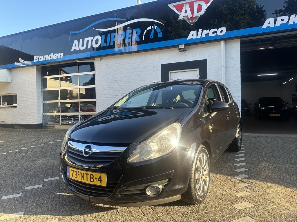 Opel Corsa 1.4-16V '111' Edition /Nieuwe apk bij aflevering/Airco/Lm velgen/All season banden.