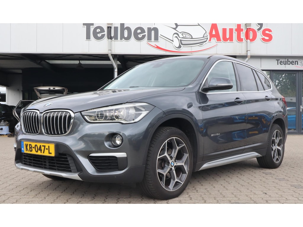 BMW X1 sDrive16d Centennial High Executive | Trekhaak | Sportstoelen | Head up display | Leder | Navigatie