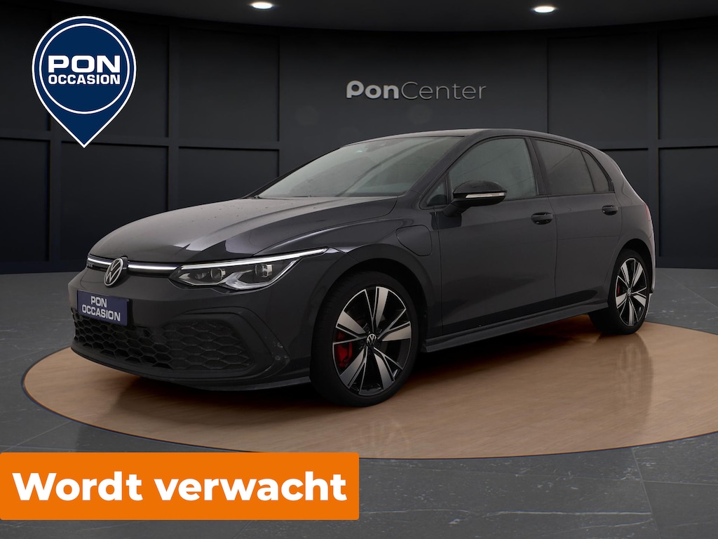 Volkswagen Golf 1.4 eHybrid GTE | ACC | Parkeerhulp | Stuur-/Stoelverwarming | LED | Carplay | Getint Glas | 18'' |