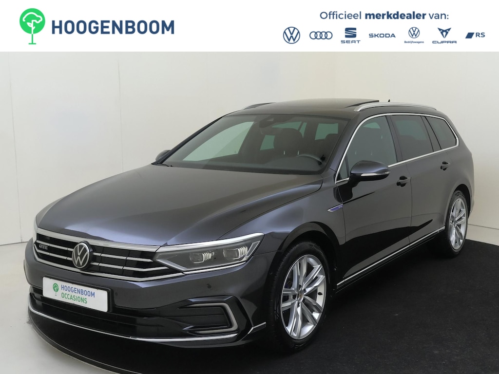 Volkswagen Passat Variant 1.4 TSI PHEV GTE Business | SoH 100% | Panoramadak | Trekhaak | Achteruitrijcamera | Bestuurdersstoel met memory | Matrix LED verlichting | Keyless | Adaptieve cruise control | Dodehoekdetectie | Stoelverwarming | Sfeerverlichting |