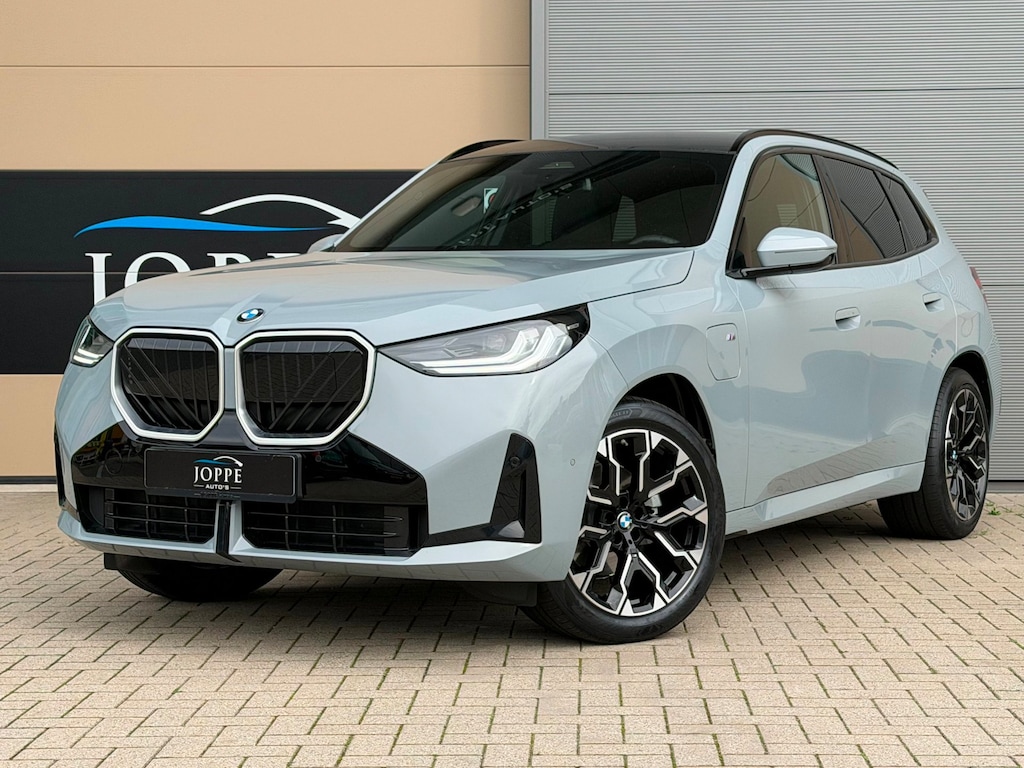BMW X3 30e xDrive |M Sport|Pano|Trekhaak|iconic|ShadowL|20inch|Leder
