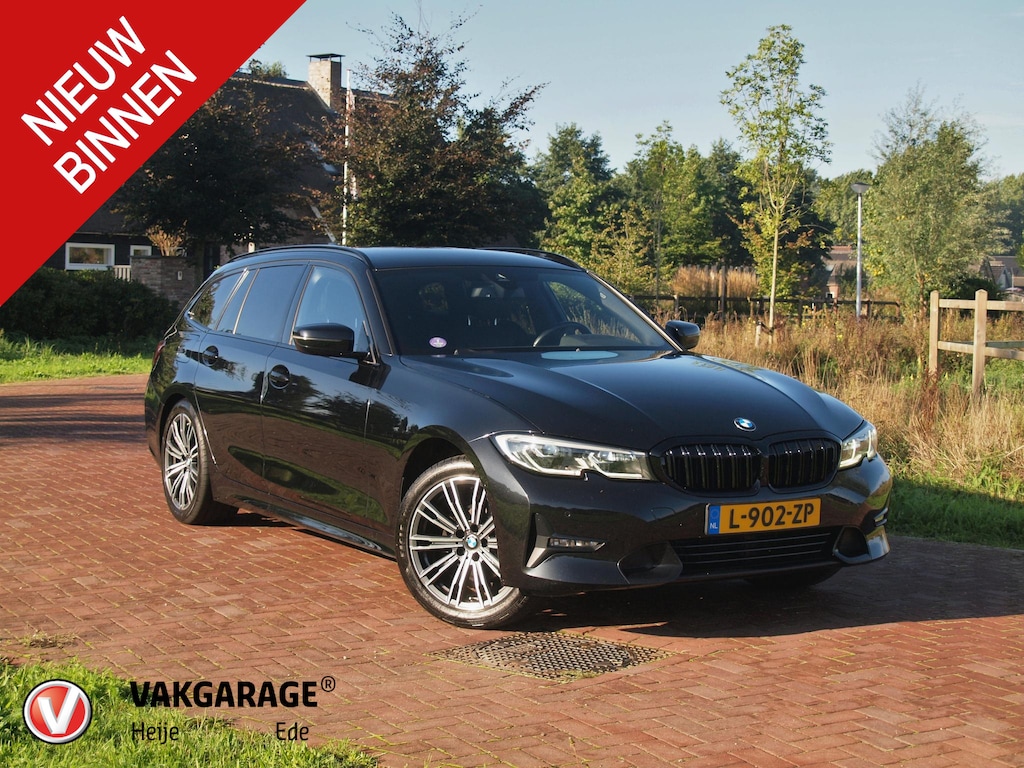 BMW 3-Serie Touring 318i Business Edition Plus | Trekhaak | Camera  | LED-Laser | Sfeerverlichting | Apple Carplay | NL-Auto |
