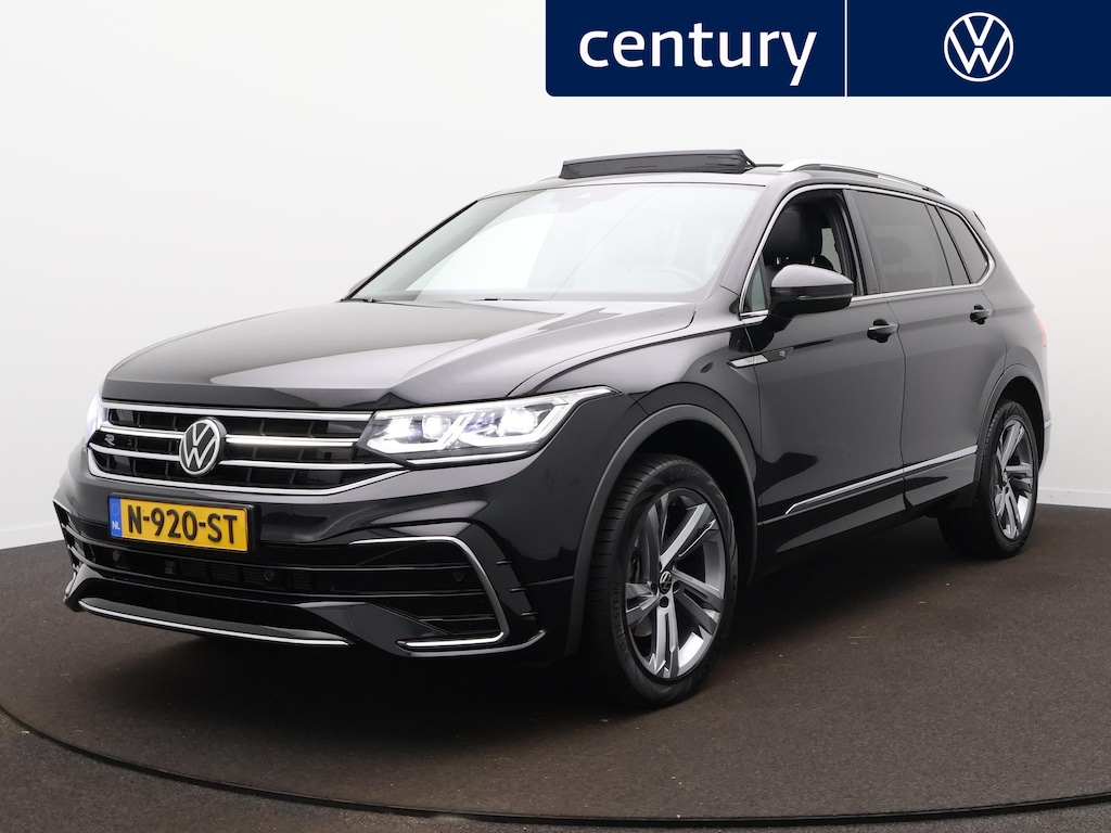 Volkswagen Tiguan Allspace 1.5 TSI R-Line Business+ 7p. | Panodak | Camera | Zwenkbare trekhaak | Stoelverwarming |