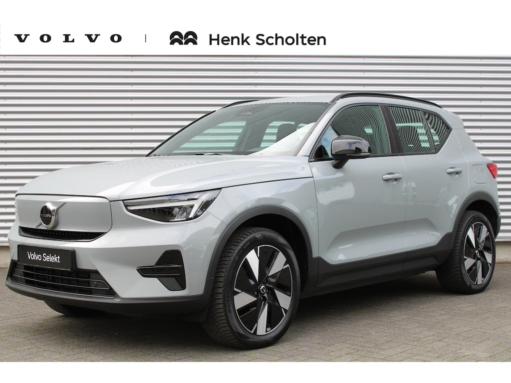 Volvo EX40 Single Motor Extended Range Plus 82 kWh | Trekhaak | Verwarmbare voorstoelen en stuurwiel | Keyless | Apple carplay/Android auto | Adaptieve cruise control | Warmtepomp
