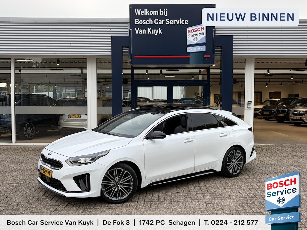 Kia ProCeed 1.4 T-GDI GT-PlusLine / Automaat / NL-Auto / Dealer-Onderhouden / Open-Panodak / Adaptieve Cruise-Control Stop&Go met Stuurhulp / Climate-Control / JBL Premium-Audio / Elektr.-Stoelen met Geheugen / Stuur-/Stoelverwarming V+A / Keyless / LED / Dodehoek-Detectie / Draadloze-Telefoonlader / Apple-Carplay & Android-Auto / DAB Radio-Bluetooth / Navi / Elektr.-Achterklep / PDC met Camera / 18'' LMV / ENZ.