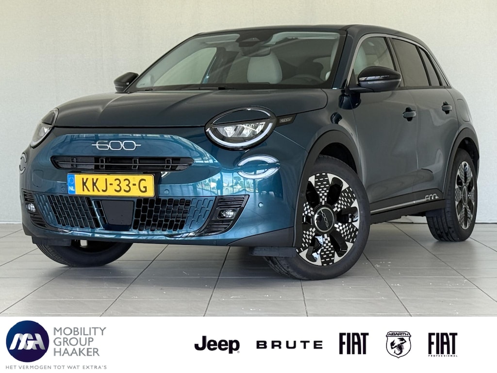 Fiat 600 600e La Prima 54 kWh | Apple-Android | Stoelmassage | Winter Pack