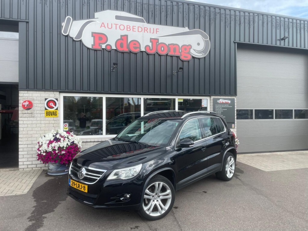 Volkswagen Tiguan 2.0 TSI COMF&amp;DES.4Motion Pano Leder Stoelverwarming Cruise Clima Trekhaak
