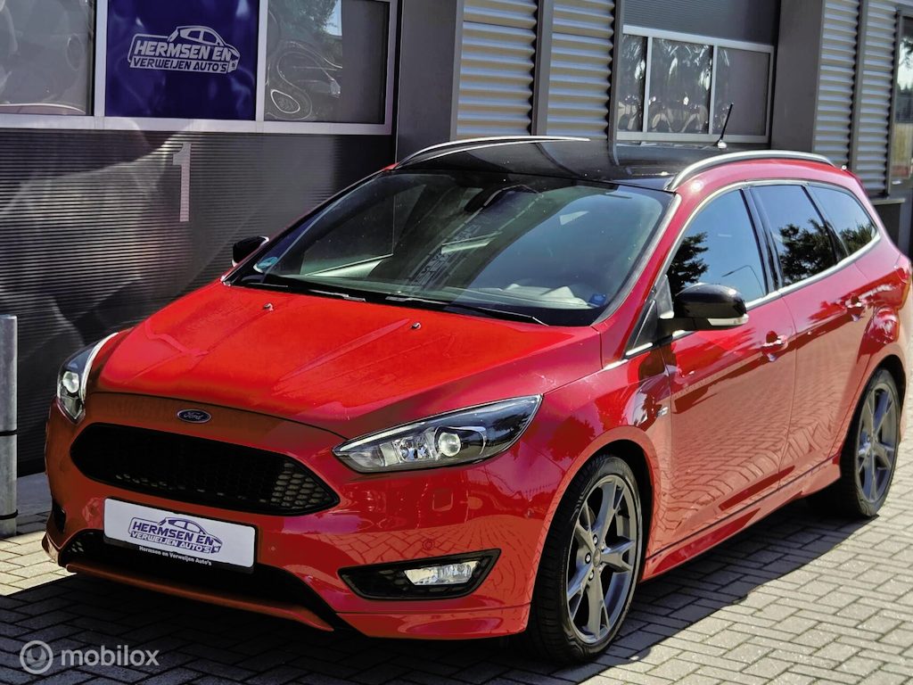 Ford Focus Wagon 1.5 ST-Line Red Edition