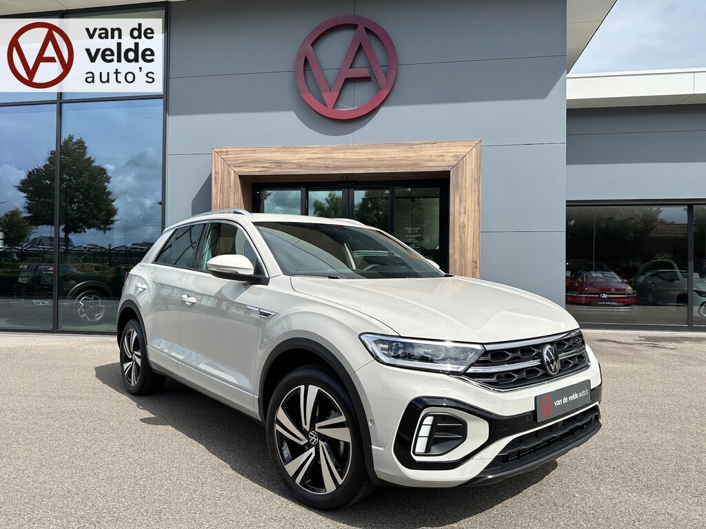 Volkswagen T-Roc 1.5 TSI 150pk DSG R-Line | Trekhaak | Camera | Keyless | Elek. Achterklep | Dode hoek | Rijklaar incl. 1 jaar Bovag garantie