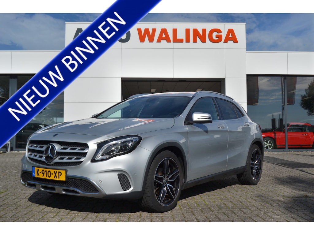 Mercedes-Benz GLA 180 Automaat | Leer | Carplay | Stoelverw. | Navigatie | Achteruitrijcamera | Trekhaak |