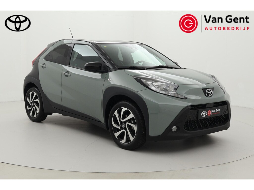 Toyota Aygo X 1.0 VVT-i S-CVT Pulse | Apple Carplay / Android Auto | Parkeersensoren voor/achter | Keyless | Adaptive Cruise | Clima | Camera | 17 inch | Privacy glas
