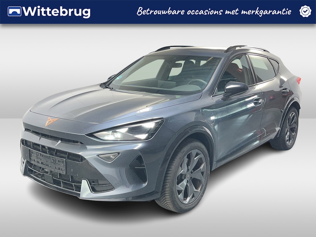 CUPRA Formentor 1.5 TSI e-Hybrid Business / AUTOMAAT/ PARK.SENSOR.V+A/ 360 CAMERA/ FULL LINK/ STUUR+STOELVERWARM./ ACC/ MEMORY SEAT/ ELEK.ACHTERKLEP/ KEYLESS/ DIGITAL DASH/ RIJ-MODI/ NAVI/ DAB/ CLIMA/ LED/ 18'' LMV