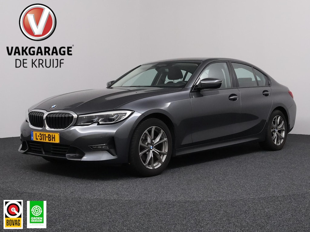 BMW 3-Serie 318i High Executive | LUXE! | Laser Light! | Assisted Driving! | Stoelverwarming!