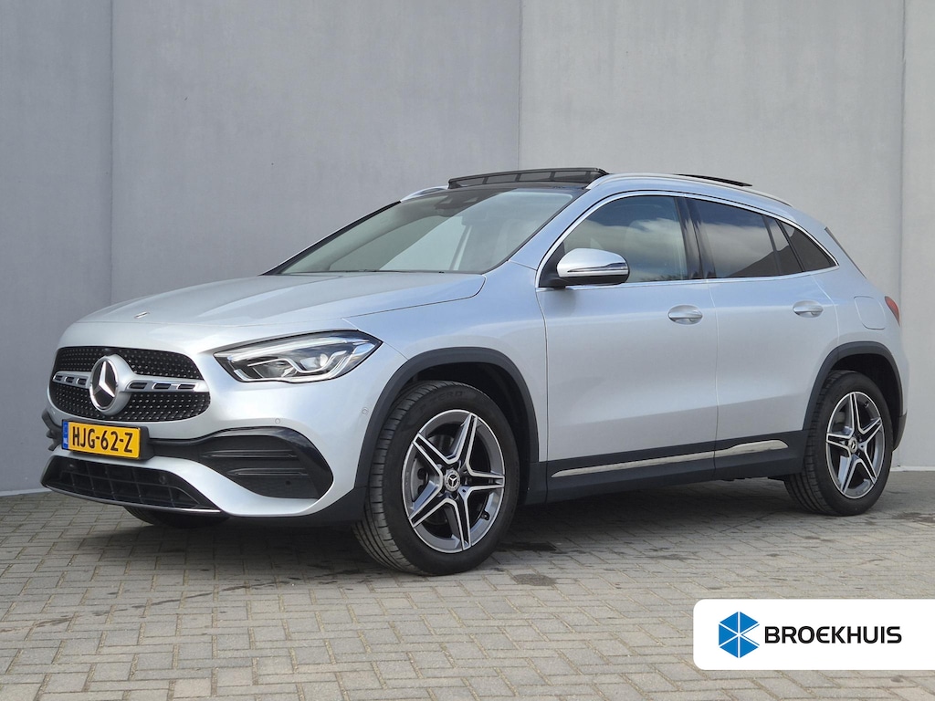 Mercedes-Benz GLA 250 e AMG Line / Dealer onderhouden / Accu SOH 98,51% / Glazen schuif- en kanteldak / Trekgewicht 1800 kg / Stoelverwarming / Achteruitrijcamera / Elektrische achterklep / Cruise control / Draadloze telefoon lader / Keyless Entry/Start /
