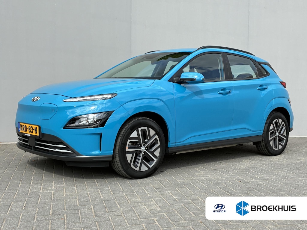Hyundai Kona Electric EV Comfort 39 kWh / SOH 100% / Fabrieksgarantie t/m 04-2028 / Dealer Onderhouden / Stoelverwarming / Apple Carplay/Android Auto / Achteruitrijcamera / 1-fase /