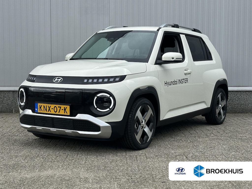 Hyundai Inster Evolve 49 kWh /  Cruise control Adaptief / Apple Carplay & Android Auto / Navigatie / Parkeersensoren Voor + Achter / Airco / achteruitrijcamera /