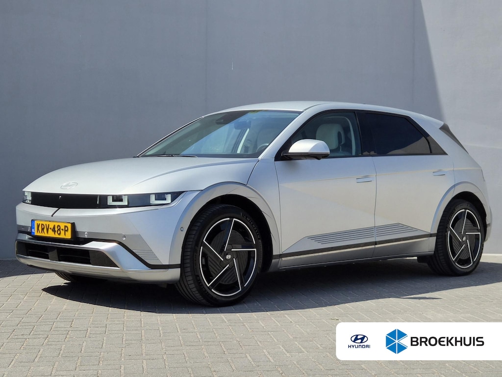 Hyundai Ioniq 5 Lounge AWD 84 kWh / SOH 99% / Fabrieksgarantie tot 02-2030 / CCS snelladen / Head Up Display / Warmtepomp / Trekgewicht 1600 kg / Elektrische achterklep / Stuur- Stoel & Achterbank verwarming / Rondomzicht camera / Bose Audio Systeem / Adaptief cruise control /