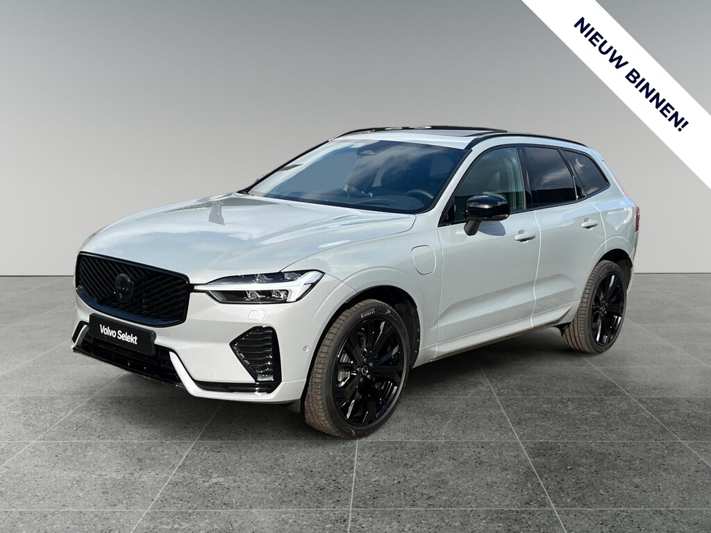 Volvo XC60 2.0 T6 Plug-in hybrid AWD Ultra Black Edition | SOH 100% | Trekhaak | Panoramadak | 360° camera