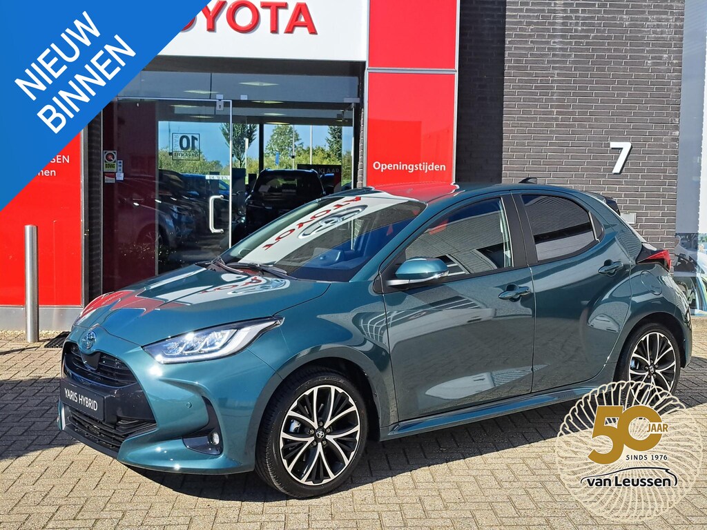 Toyota Yaris 1.5 Hybrid 115 Dynamic COMFORT PACK NIEUW & DIRECT LEVERBAAR! PARKEERSENSOREN STOEL/STUURVERWARMING