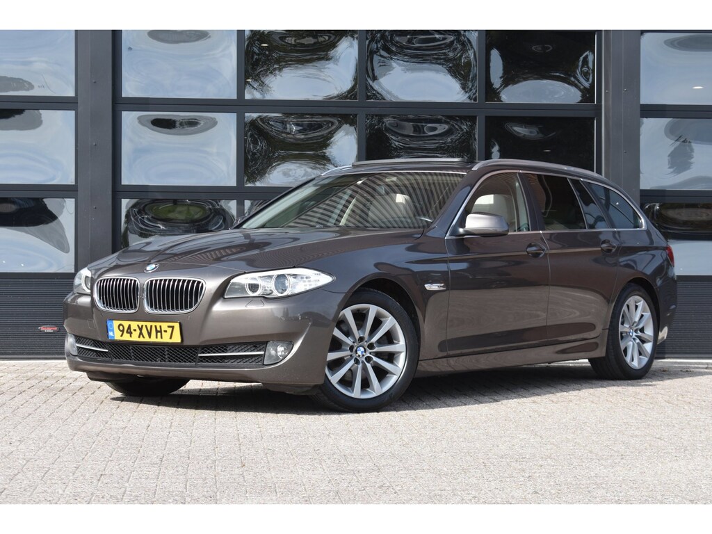 BMW 5-Serie Touring 520d Upgrade Edition '12 Xenon Pano Leder Clima Navi Cruise Inruil mogelijk