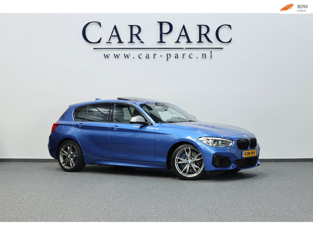BMW 1-Serie M135i 327+PK LED/SCHUIFDAK/ALCANTARA+S.VERWARMING/LMV/PDC/CRUISE/ECC/12 MND GARANTIE!