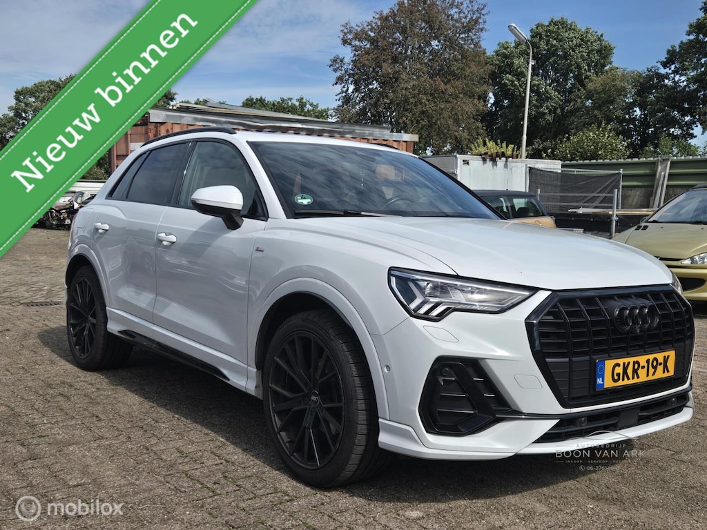 Audi Q3 35 TFSI S edition