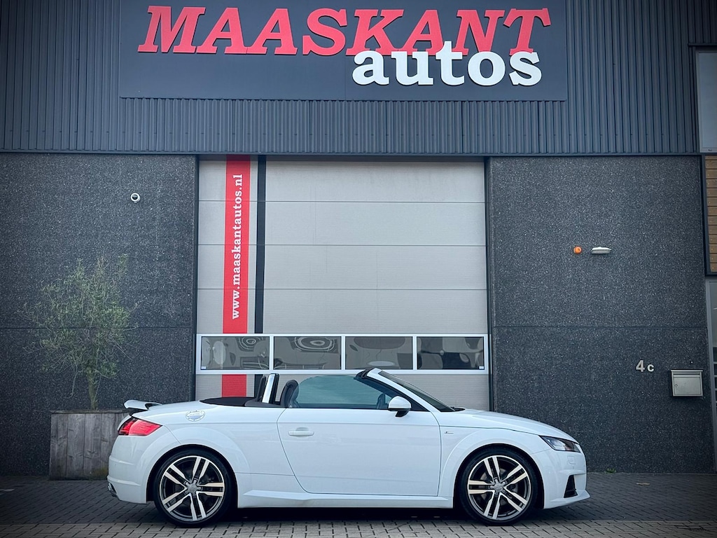 Audi TT 2.0 TFSI / S-Line / Matrix / Navi / Nappa interior / Neck heating / FULL SERVICE FILE!