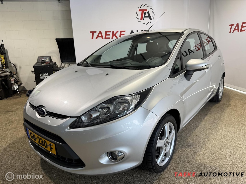 Ford Fiesta 1.25 Titanium AIRCO/CRUIS/TREKHAAK/APK/1EIG