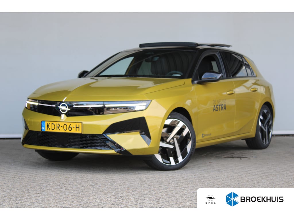 Opel Astra Electric 58 kWh Ultimate | SOH 98% | Warmtepomp | Schuif-kanteldak | Matrix LED | Suede bekleding |