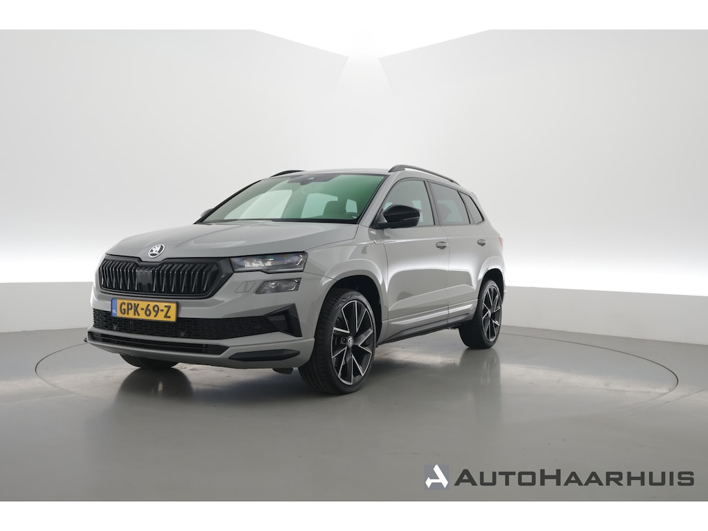 Skoda Karoq 1.5 TSI ACT Sportline | Leder | Elek. Trekhaak | Standkachel | 19'' | Camera | 4x Stoel- Stuurverw. | Apple CarPlay | Digi. Cockpit